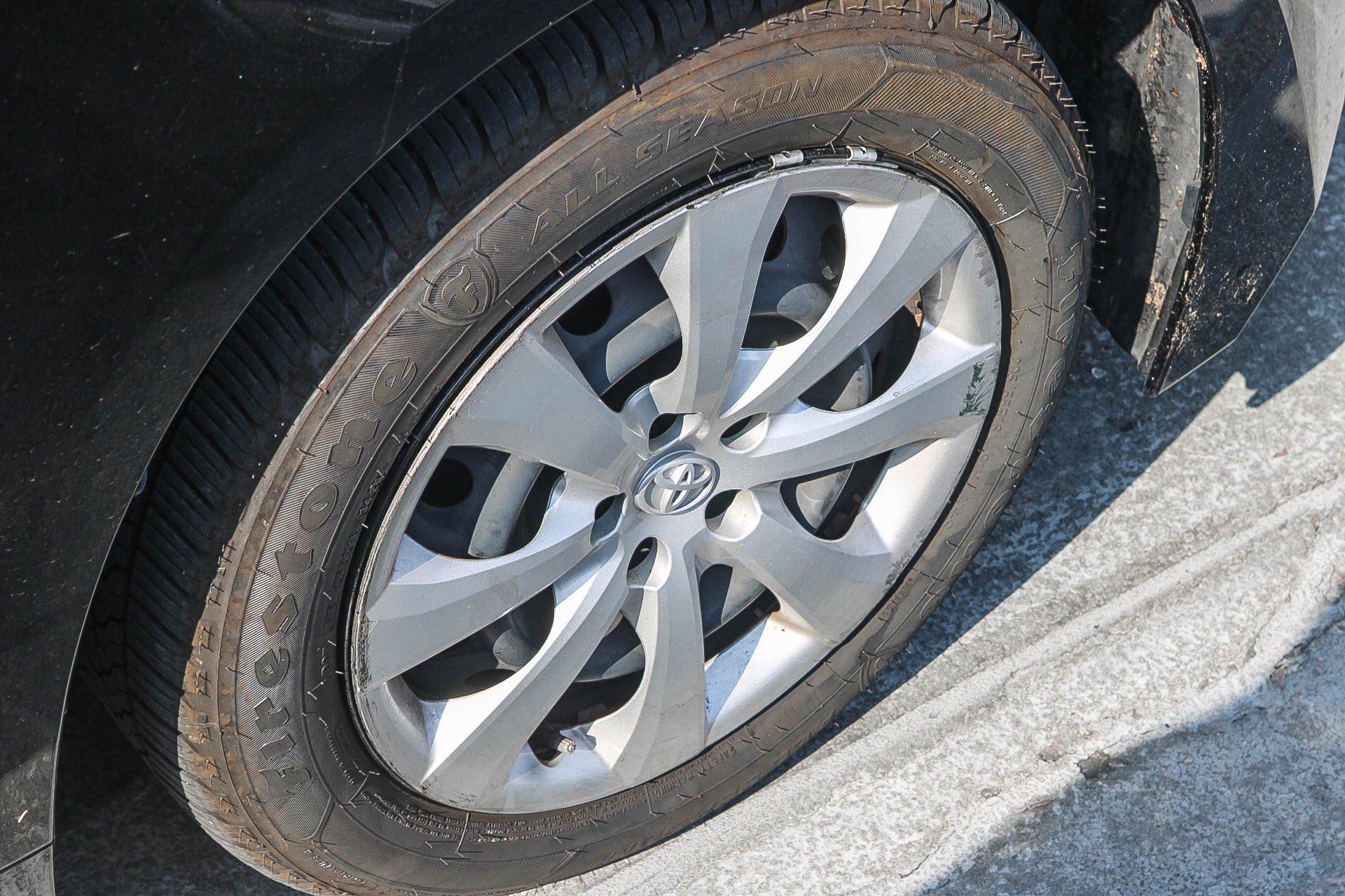 Used 2024 Toyota Corolla LE FWD image 17