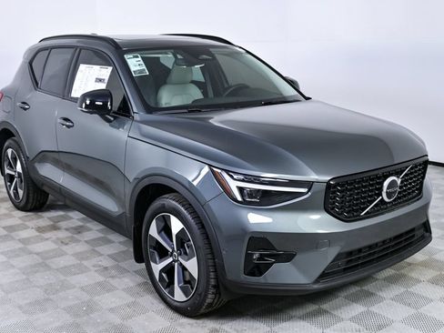 Used 2026 Volvo XC40 B5 Plus w/ Climate Package AWD/4WD image 27