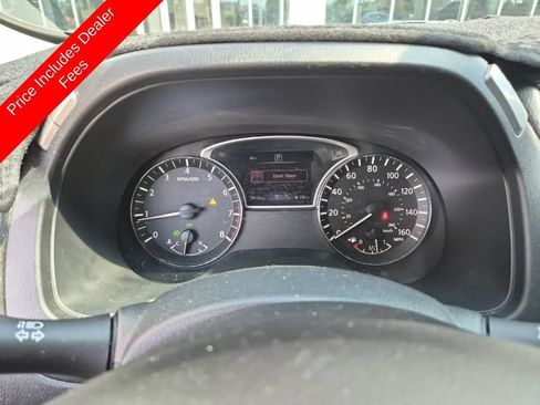 Used 2020 Nissan Pathfinder SL w/ Cargo Package FWD image 5