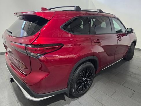 Used 2023 Toyota Highlander XSE AWD/4WD image 5