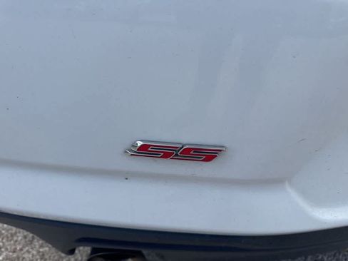 Used 2021 Chevrolet Camaro SS RWD image 6