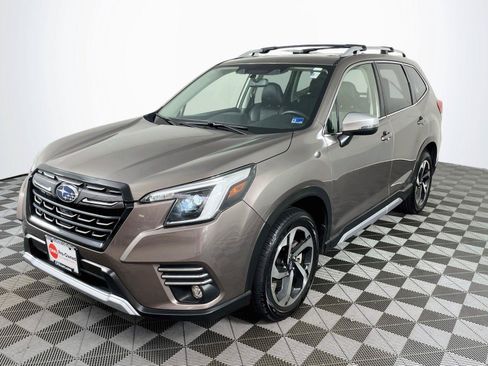 Certified 2023 Subaru Forester Touring AWD/4WD image 3