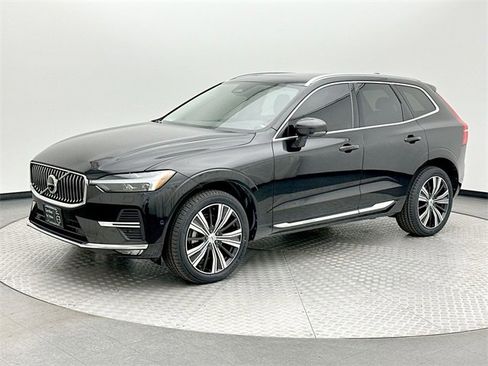 Certified 2023 Volvo XC60 B5 Plus w/ Climate Package image 1