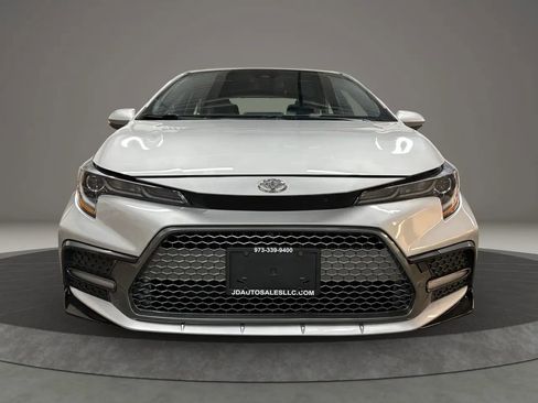Used 2020 Toyota Corolla SE image 3