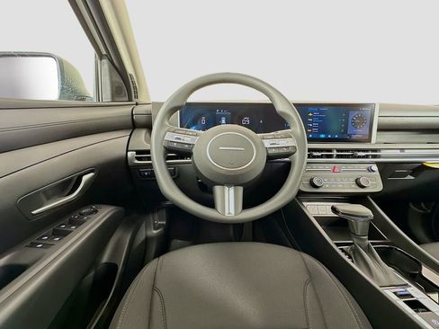 New 2026 Hyundai Tucson SE image 17