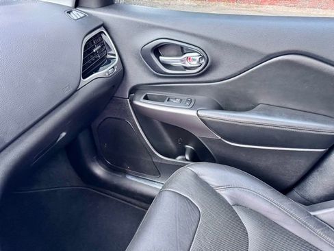 Used 2020 Jeep Cherokee Limited image 15