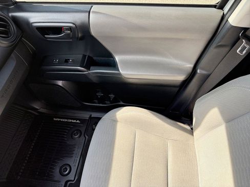 Used 2018 Toyota Tacoma SR w/ SR Convenience Package image 28