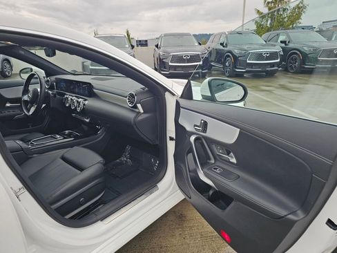 Used 2025 Mercedes-Benz CLA 250 4MATIC image 12