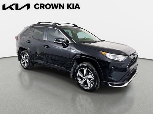 Used 2021 Toyota RAV4 SE w/ Weather & Moonroof Package image 4