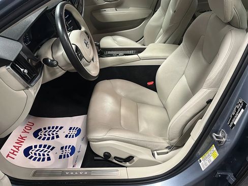 Used 2020 Volvo S90 T6 Momentum image 9