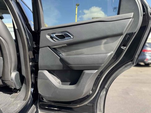Used 2018 Land Rover Range Rover Velar S image 39