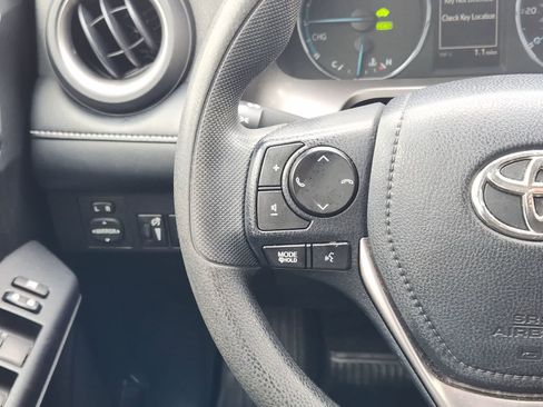 Used 2018 Toyota RAV4 LE AWD/4WD image 26
