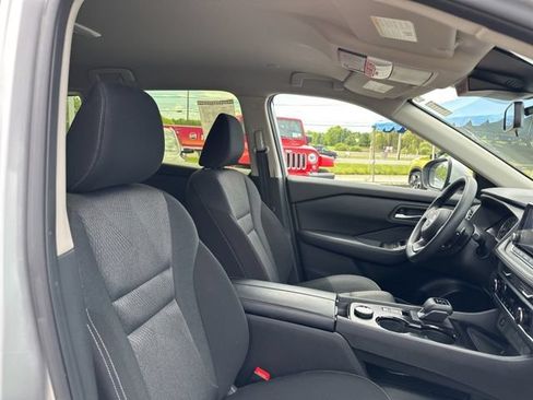 Certified 2024 Nissan Rogue SV AWD/4WD image 19