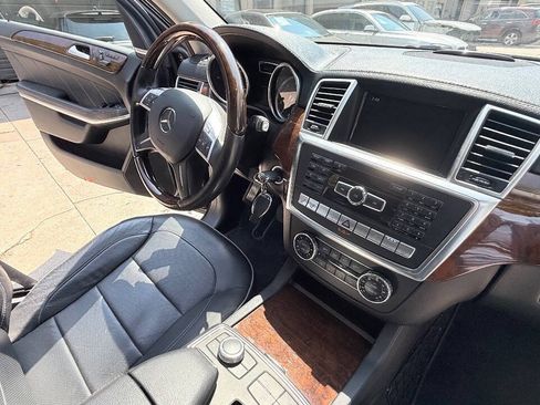 Used 2014 Mercedes-Benz GL 550 4MATIC image 64