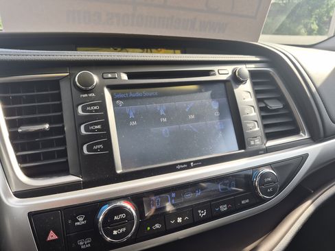 Used 2015 Toyota Highlander XLE AWD/4WD image 26