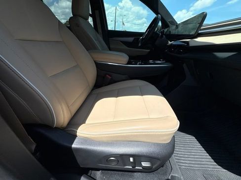 Used 2026 Buick Enclave Preferred FWD image 4
