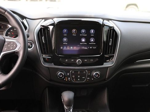Used 2023 Chevrolet Traverse LT FWD image 26