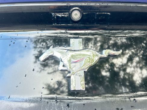 Used 2016 Ford Mustang Coupe RWD image 8