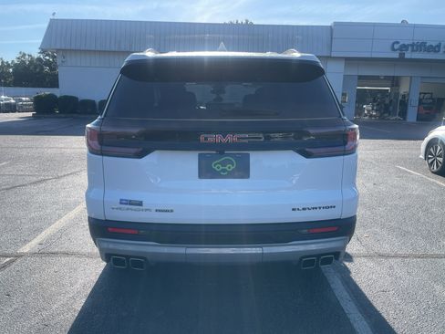 Certified 2024 GMC Acadia Elevation AWD/4WD image 4