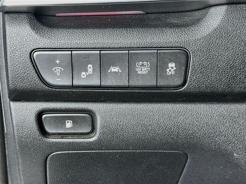 Used 2020 Kia Niro LXS FWD image 10