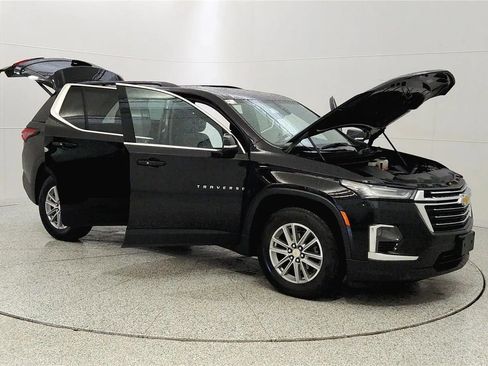 Used 2023 Chevrolet Traverse LT w/ Rear Camera Mirror Package AWD/4WD image 9