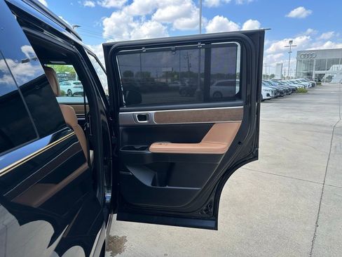 Used 2025 Hyundai Santa Fe Limited image 31