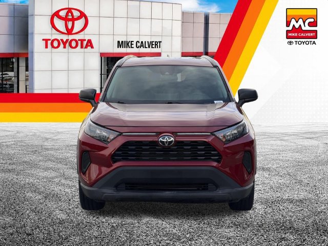 Used 2019 Toyota RAV4 LE AWD/4WD image 2