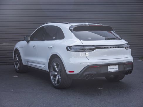 Certified 2024 Porsche Macan Turbo AWD/4WD image 3
