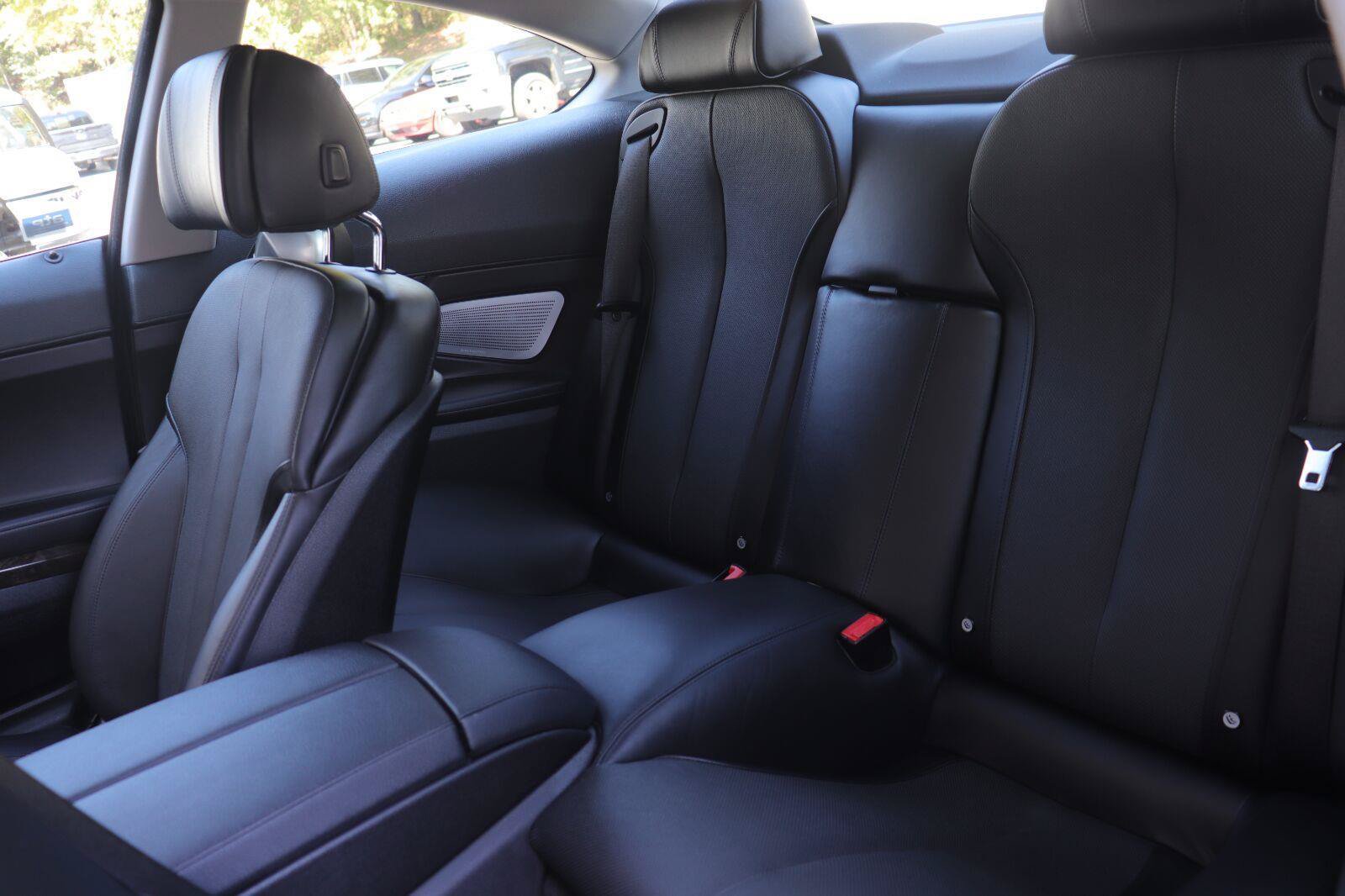Used 2012 BMW 650i Coupe RWD image 11