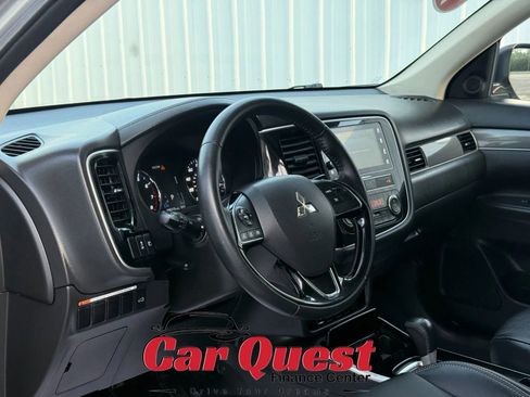 Used 2019 Mitsubishi Outlander SEL AWD/4WD image 10