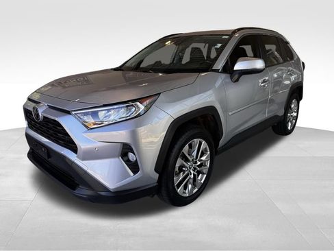 Used 2019 Toyota RAV4 XLE Premium AWD/4WD image 3