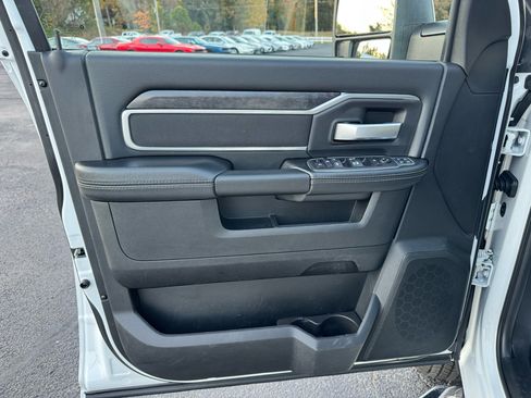 Used 2024 RAM 3500 Big Horn image 15