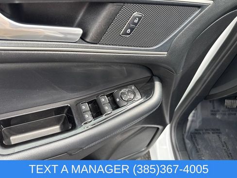 Used 2018 Ford Edge SEL w/ Equipment Group 201A AWD/4WD image 20
