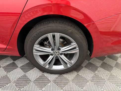 Used 2024 Volkswagen Jetta SE FWD image 19