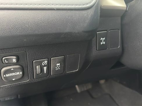 Used 2015 Toyota RAV4 LE image 37