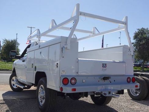 New 2024 RAM 3500 Tradesman w/ Chrome Appearance Group image 11