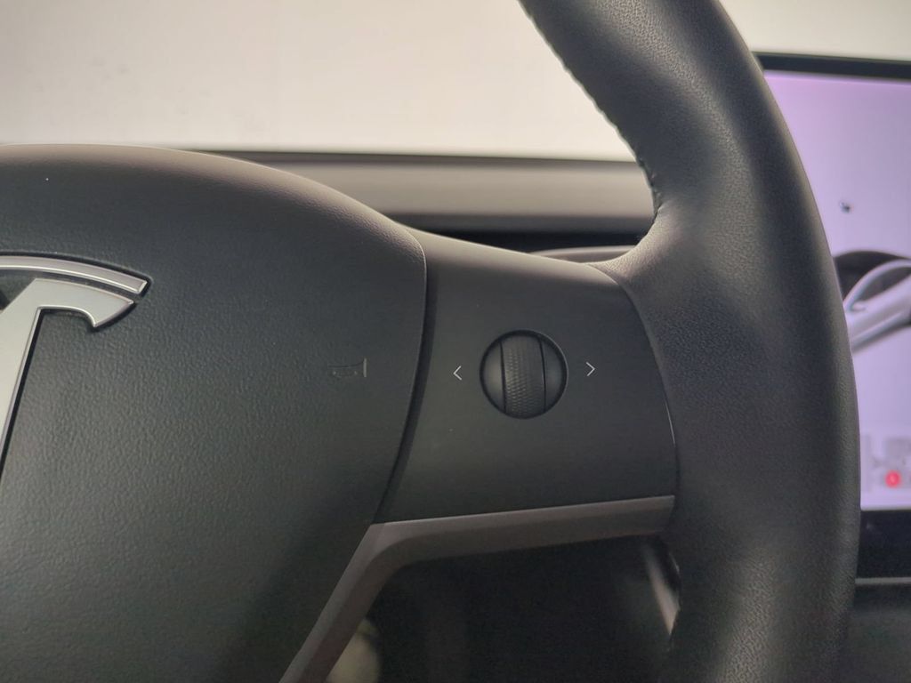 Used 2020 Tesla Model 3 Standard Range Plus RWD image 31