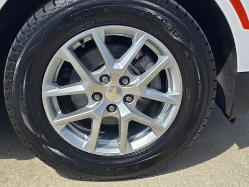 Used 2023 Chevrolet Equinox LT FWD image 19