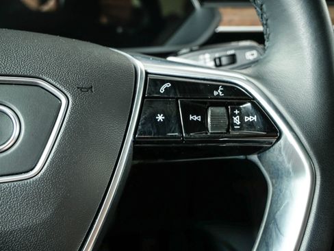 Used 2023 Audi e-tron Premium w/ Convenience Plus Package AWD/4WD image 11
