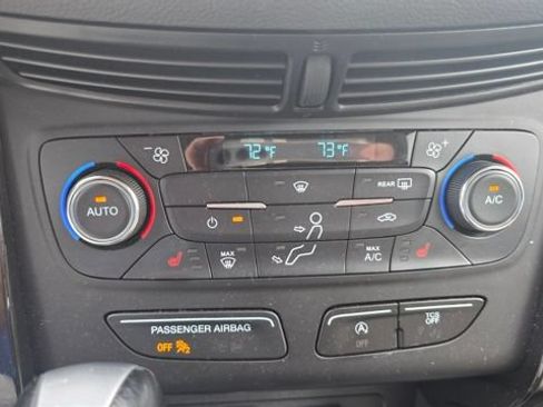 Used 2017 Ford Escape Titanium FWD image 8