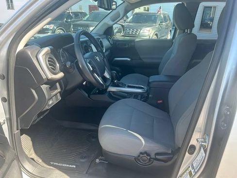 Used 2017 Toyota Tacoma SR5 w/ Tow Package AWD/4WD image 16