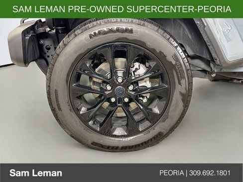 Used 2025 Jeep Wrangler Unlimited Sahara w/ Safety Group image 28