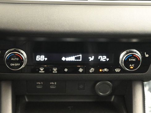 Used 2025 Mitsubishi Outlander AWD image 20