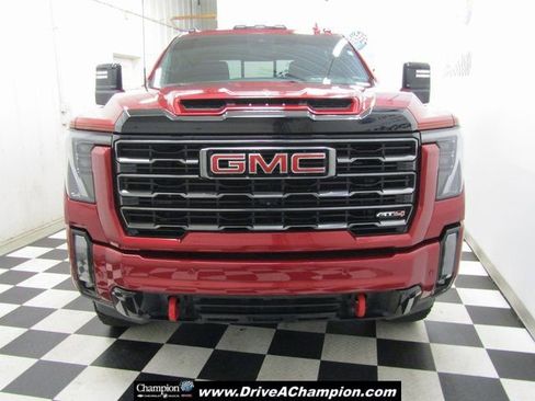 Used 2024 GMC Sierra 2500 AT4 w/ Technology Package image 2