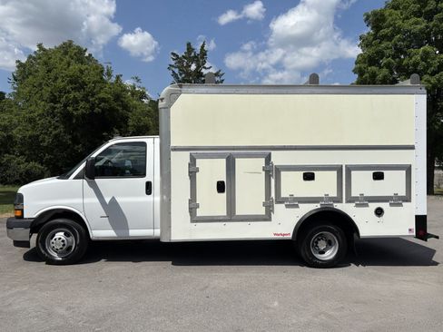 Used 2022 Chevrolet Express 3500 w/ Power Convenience Package RWD image 7