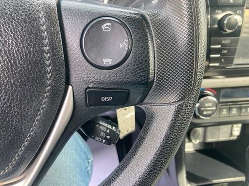Used 2015 Toyota Corolla LE FWD image 37