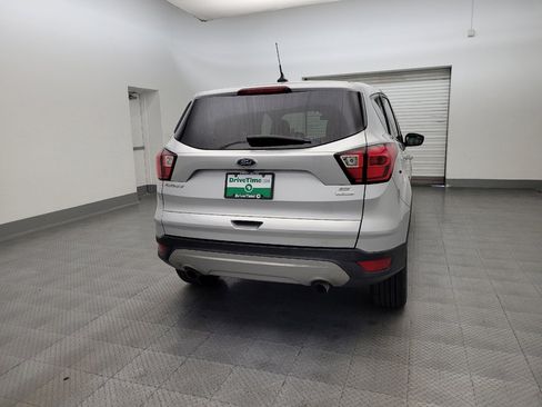 Used 2019 Ford Escape SE FWD image 7