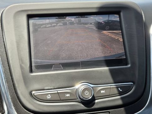 Used 2022 Chevrolet Equinox LT FWD image 19