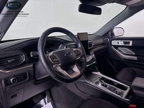 Certified 2023 Ford Explorer Limited w/ Limited Technology Package image 9