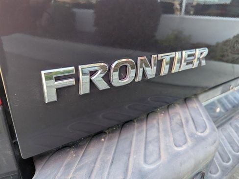 Used 2013 Nissan Frontier SV w/ SV Value Truck Pkg image 20